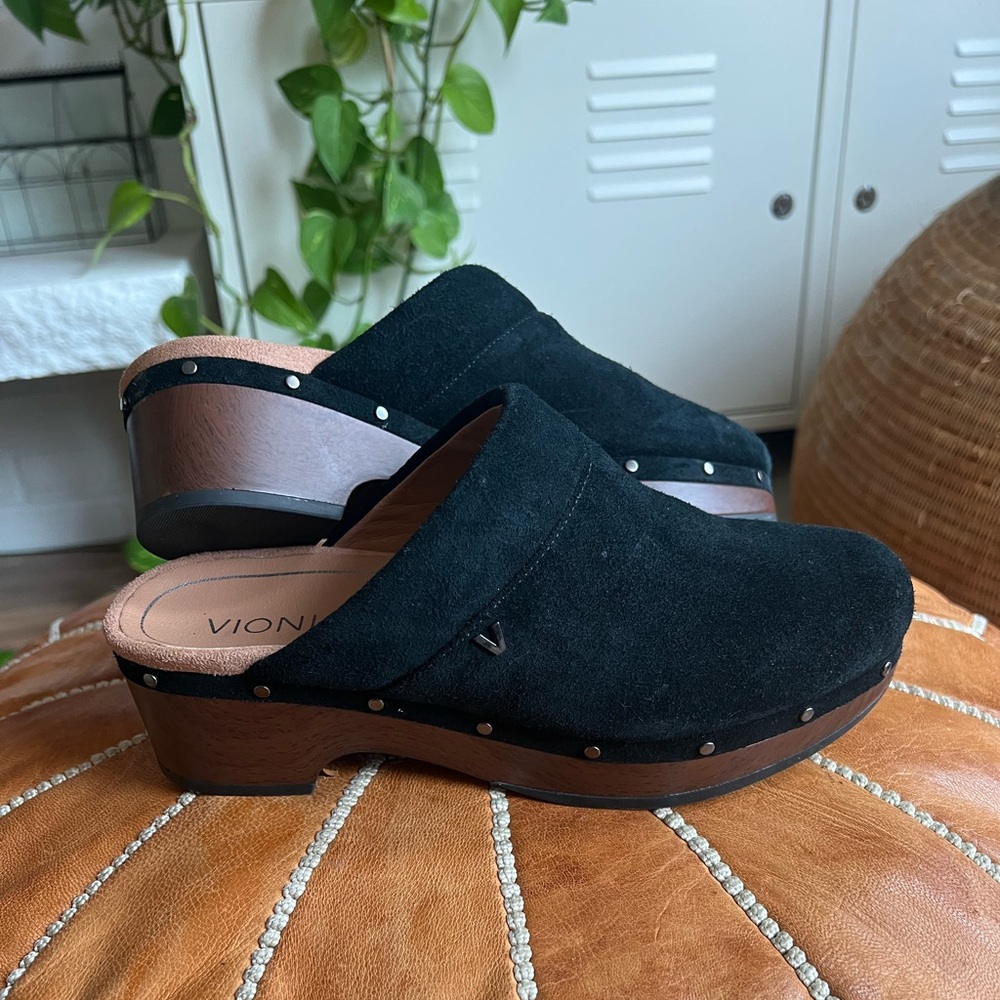 VIONIC Kacie Heeled Clogs